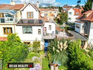 Prodej rodinného domu 4+1, Šmilovského, Brno-Slatina – Letecký pohled na dům a zahradu