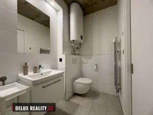 Pronájem bytu 2kk Šatovská Znojmo — samostatné WC