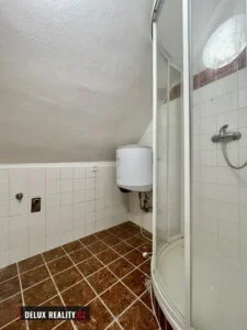 Koupelna se sprchovým koutem – byt 1+kk, Velká Michalská, Znojmo