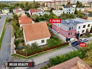 Pronájem komerčních prostor, 52 m², Nová Přímětická, Znojmo – 1. patro, pohled z ulice