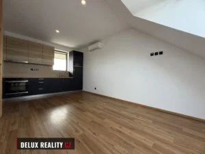 Pronájem podkrovního bytu 2+kk, 34 m², Šatovská 495/9, Znojmo – Oblekovice – fotka 8