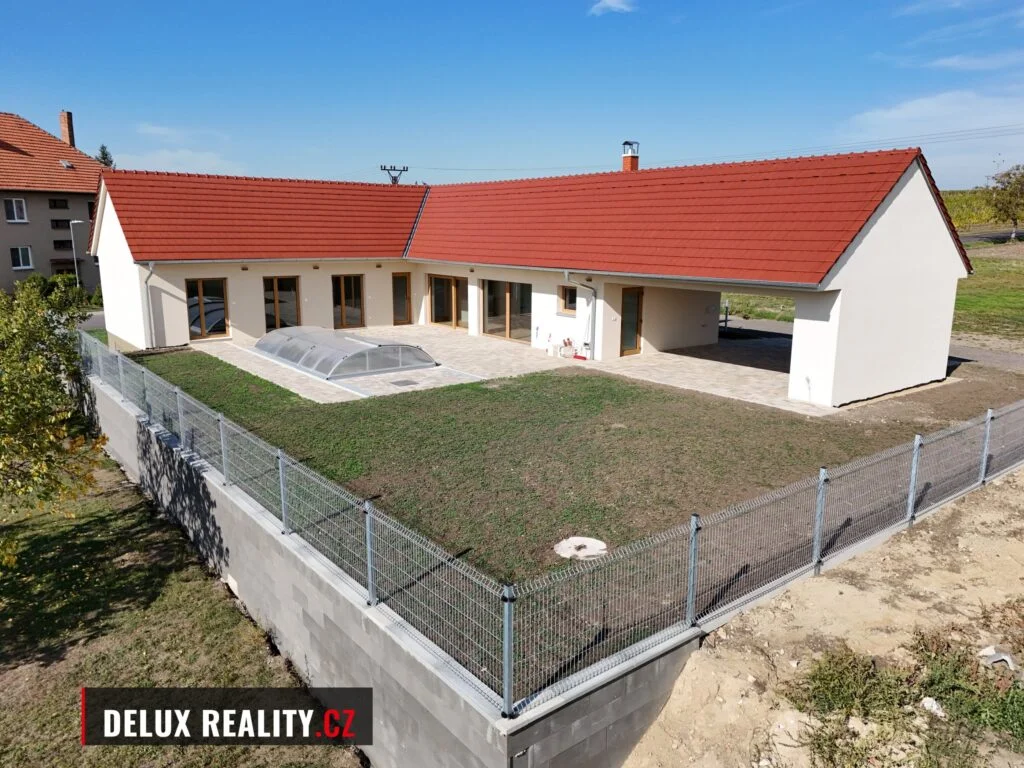 Prodej novostavby rodinného domu 4+kk s bazénem, Vrbovec